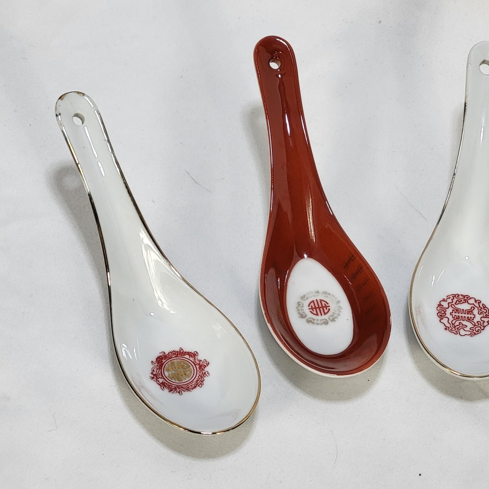 Vintage Chinese Porcelain Soup Spoons Set of 7 Tatung Famille Rose Floral Dragon - Picture 3 of 11